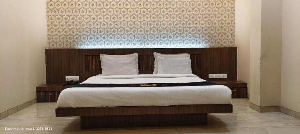 Hotel Kushala Executive Inn Thána Szoba fotó