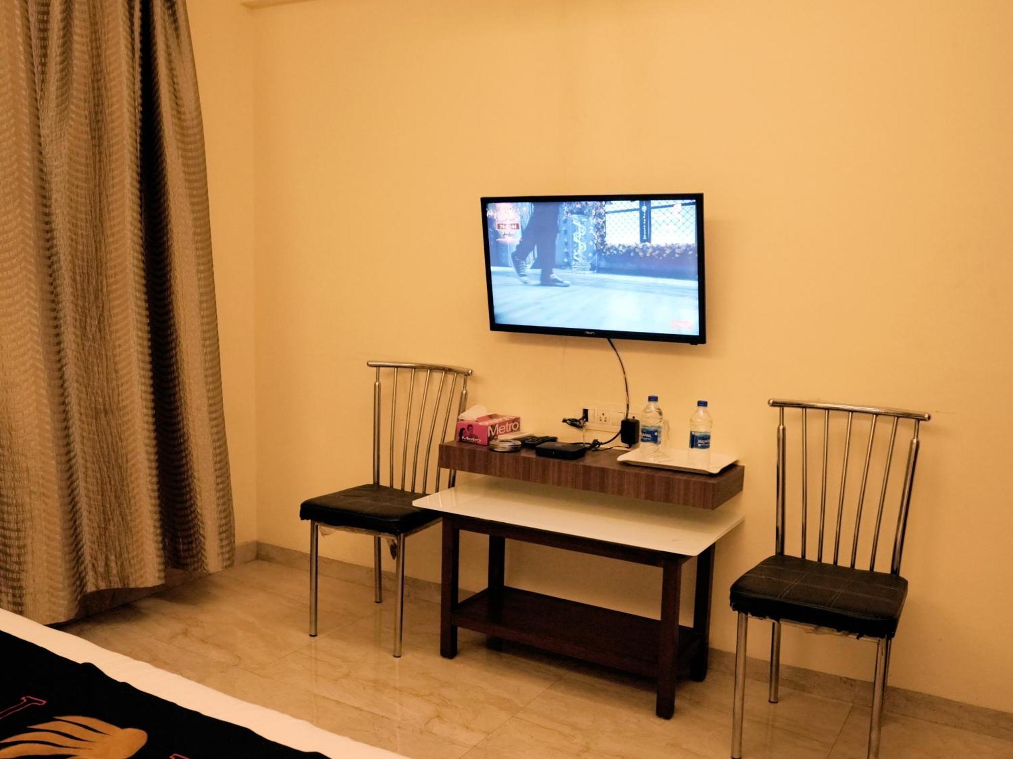 Hotel Kushala Executive Inn Thána Kültér fotó