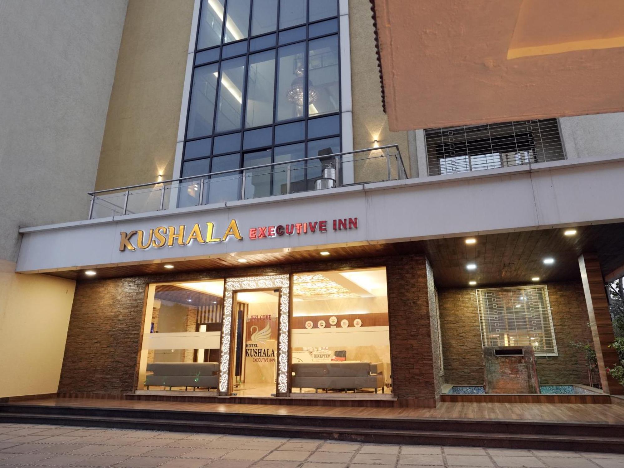 Hotel Kushala Executive Inn Thána Kültér fotó